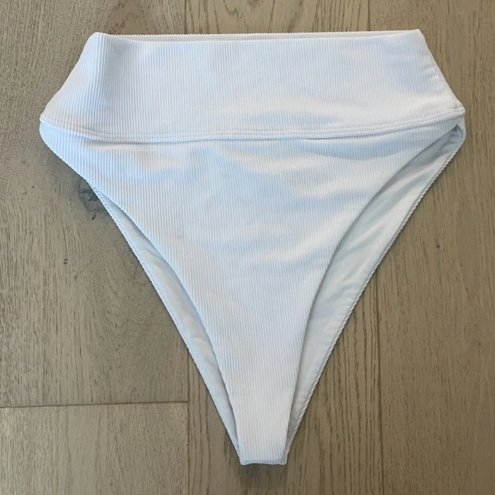 Beach Riot White Bikini Bottom - Picture 2 of 7